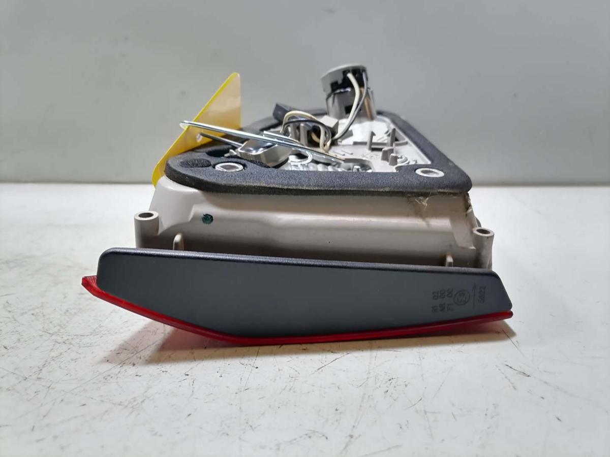 Opel Astra J original R&uuml;cklicht R&uuml;ckleuchte Schlussleuchte innen rechts Kombi Bj.2013